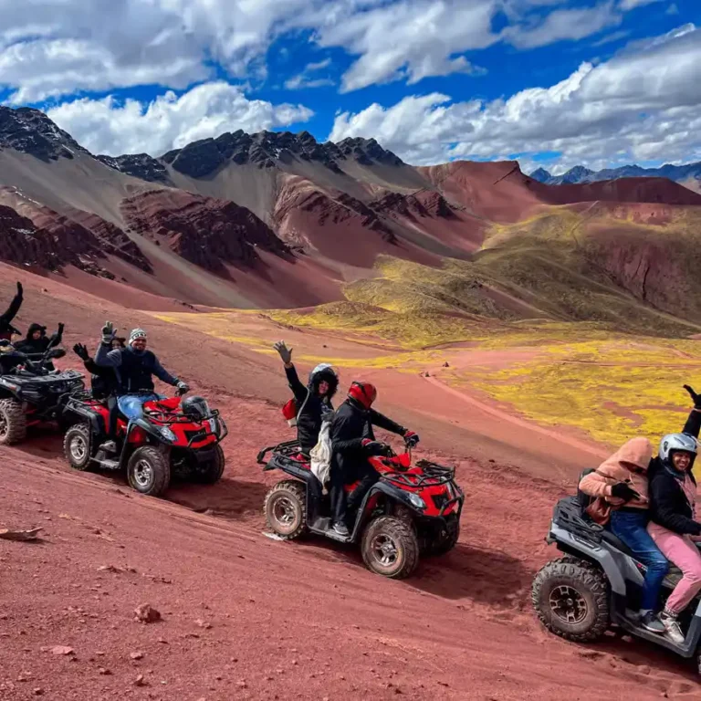 Tour en cuatrimoto al Valle Rojo y Montaña de Colores en Cusco Perú